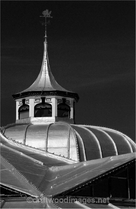Llandudno pier 3 bw - Llandudno and Conwy, North Wales
