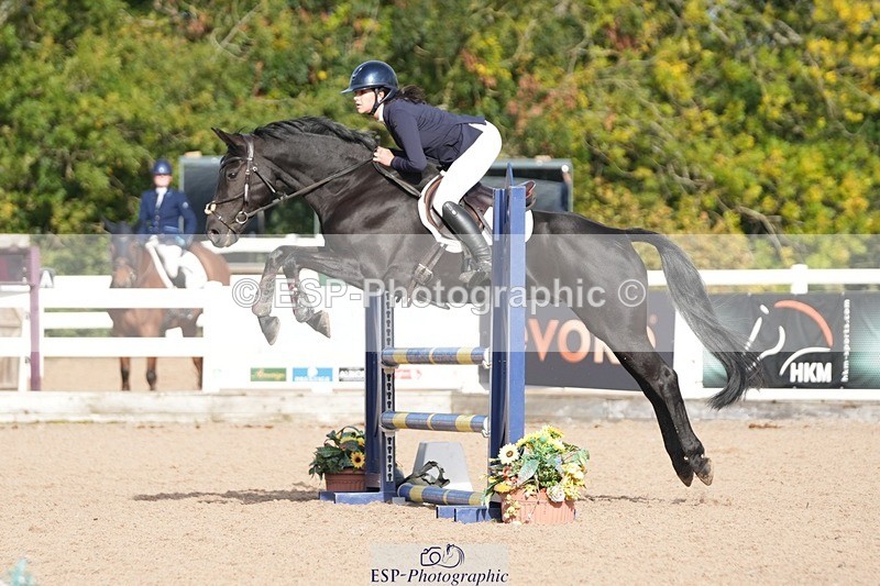 251005-102845-02553 - Cls 22 British Novice and 90cm