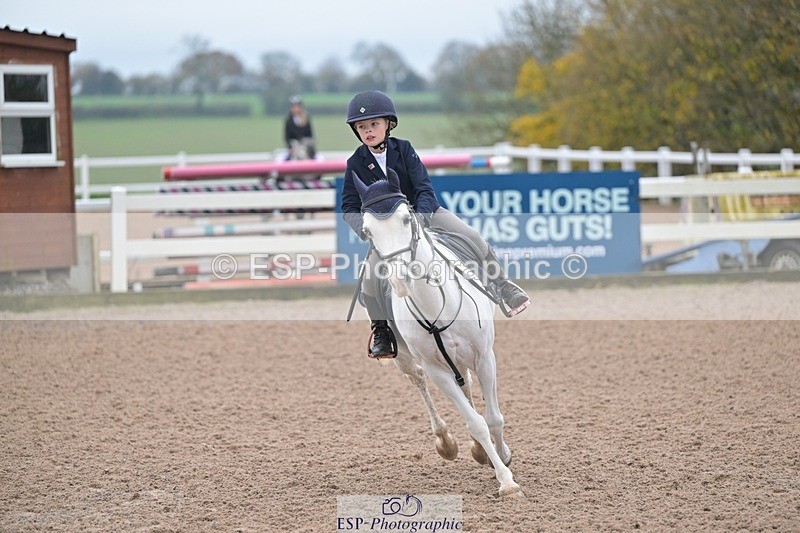 251116-100639-01111 - Cls 2 Pony Intro 70cm