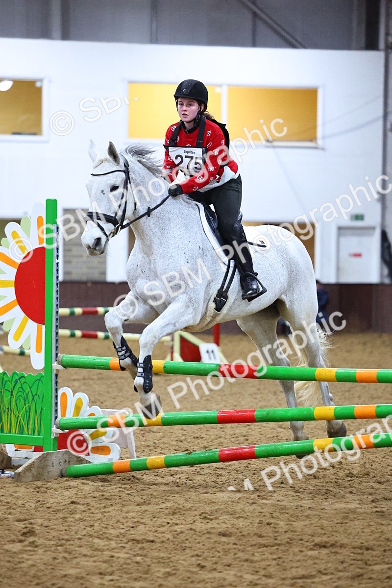 SBM_002535 - Class 6 - Holly & Ivy Stakes - 90cm