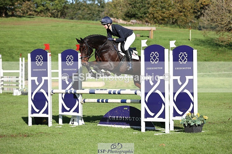 231022-111014-24998 - 645-COOLEY.CORPELLO-Francesca.Swallow-TrotUp+SJ