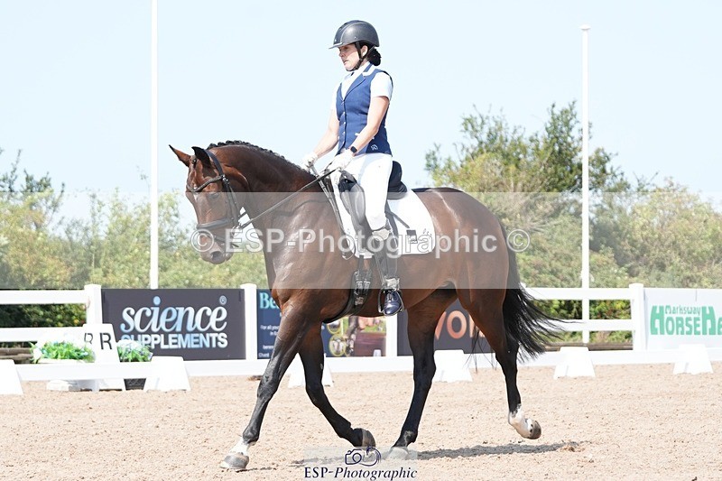 250817-125558-09506 - 052-Marcela.PomphreyLinkeltje.DE.J