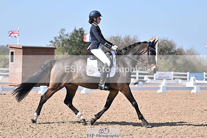 250404-135507-06512 - 110-Annabelle.Wesley-Den.Ostriks.Nio