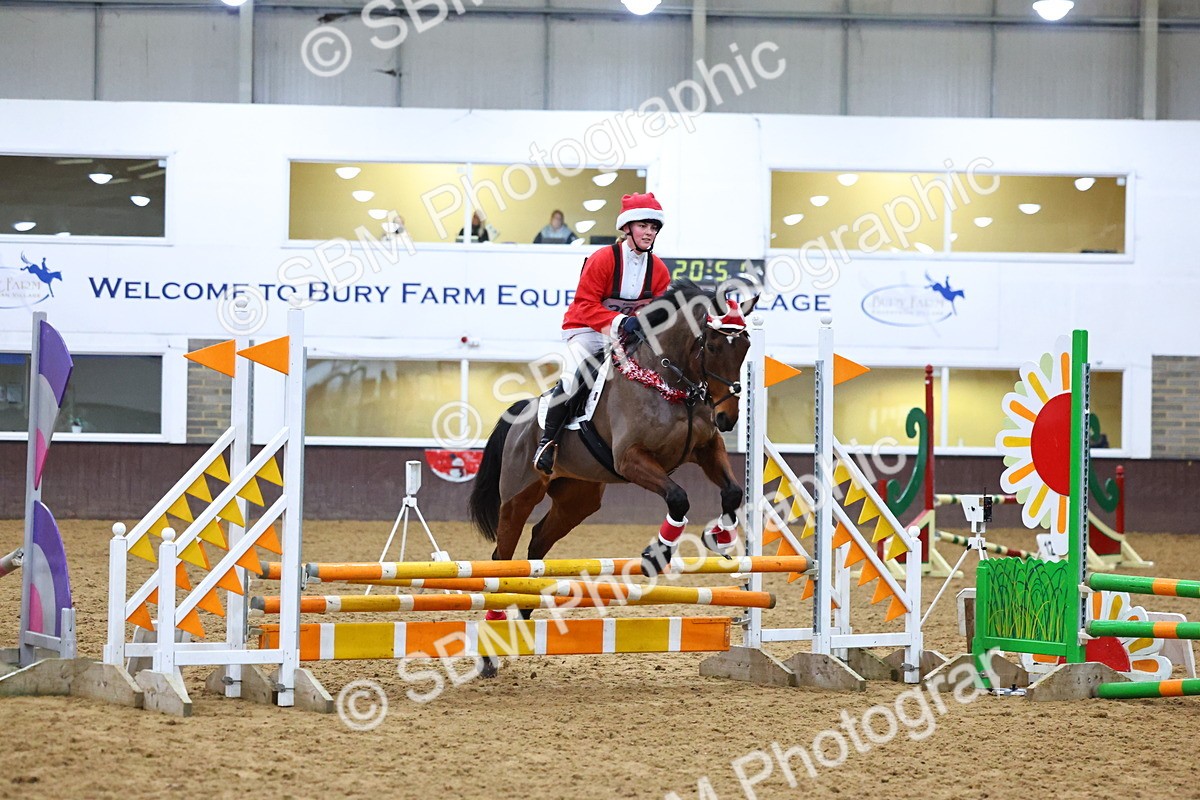 SBM_001839 - Class 4 - Festive Fences - 70cm