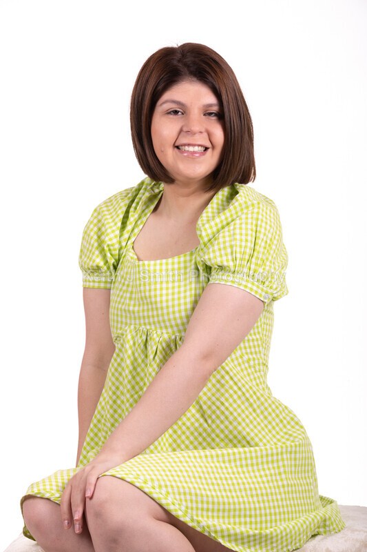 2KJS2760 - Jannie, Kristen & family. Studio