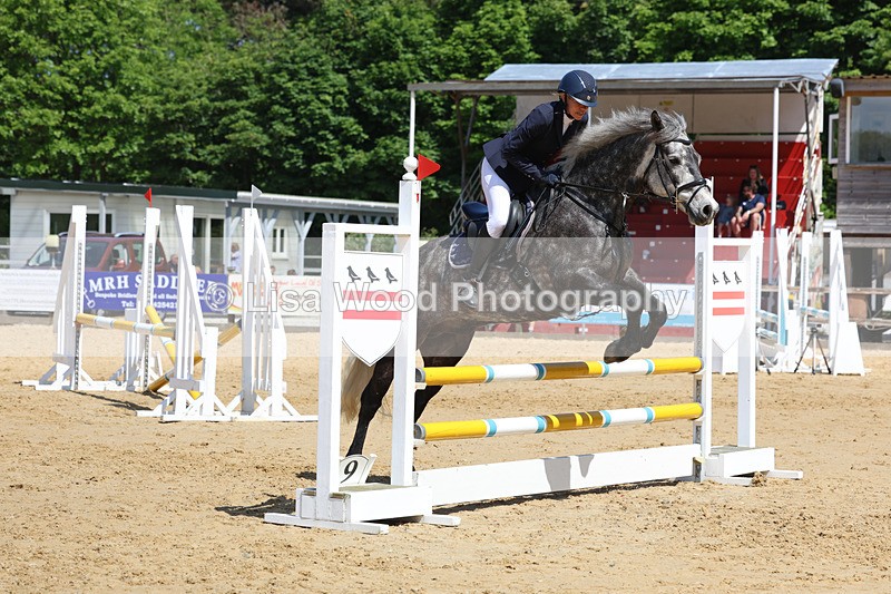 3E7A9522 - Class 8: Senior 80cm