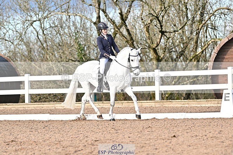 241214-130508-01832 - 111-Anya.Hitt-Cnoc.an.Noinin.Clover