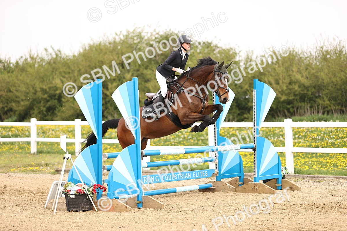  - Class 15 - Senior British novice - 90cm