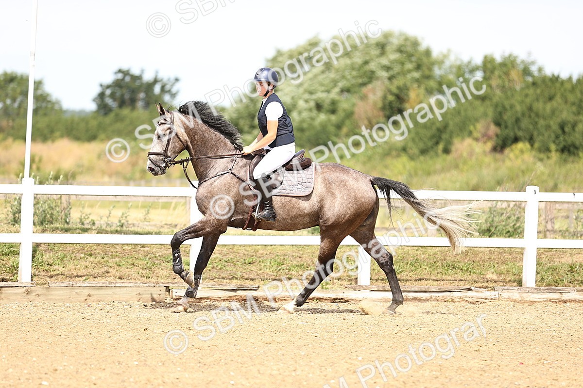 SBM_000509 - Class 15 - Redpost Equestian Senior Foxhunter - 1.20m
