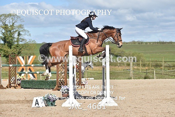 JAC_4661 - CLASS 11 SAT Andrew Hamilton Coach, RHS Foxhunter Championship Qualifier