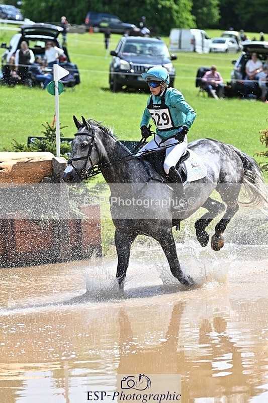 240526-121729-21927 - 529-SBH_BIG_WALL-Izzy_Taylor