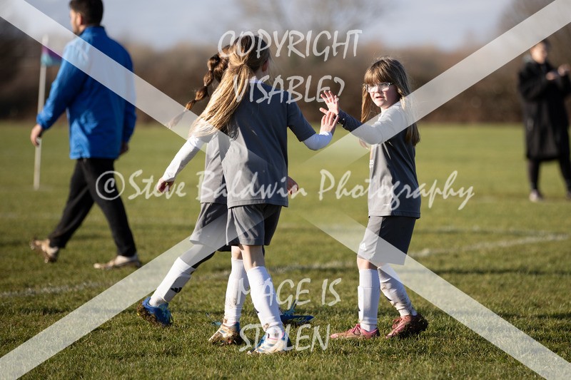 1DX31344 - 2026-01-17 FC Abbey Meads U9 Purple Girls V Develop FC U9 Girls