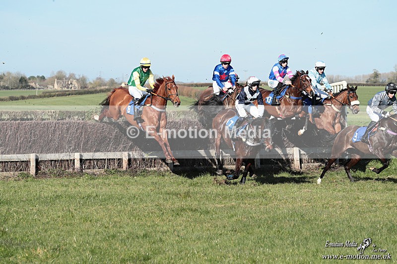 PtP 210326 689 - VWH Cirencester Races 21/03/26