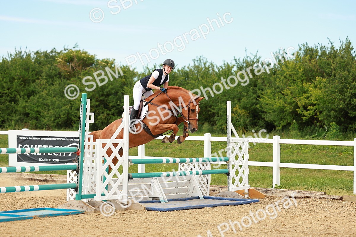 SBM_002307 - Class 4 - Senior Newcomers - 1.10m