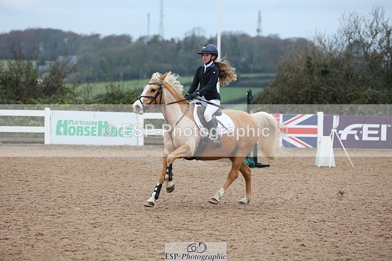 241116X-083448-00106 - Cls 03 Pony Intro 70cm