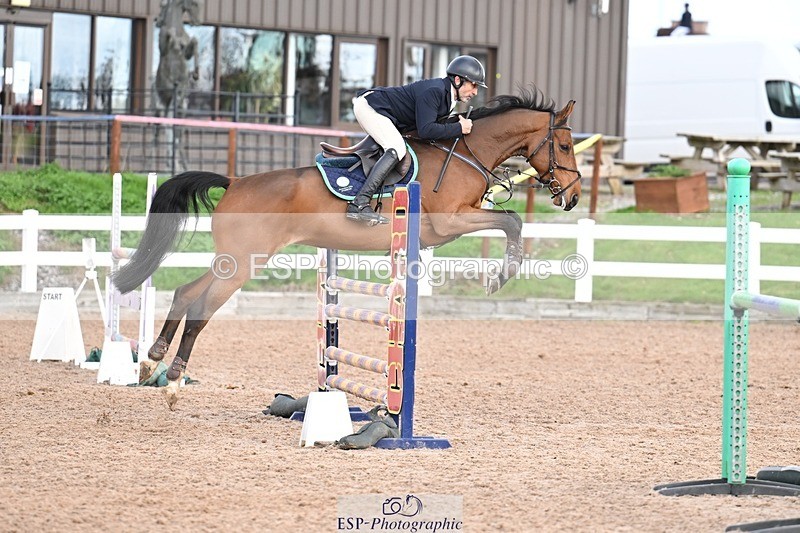 251022-131830-00524 - Cls 4 Snr Newcomers 1.10m