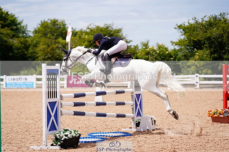 240629A-124522-05435 - Cls 18 Newcomers and 1m Open