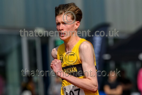 Age25SUN-928579 - Track Male