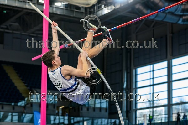 SeniorInd25-919141 - Field Male