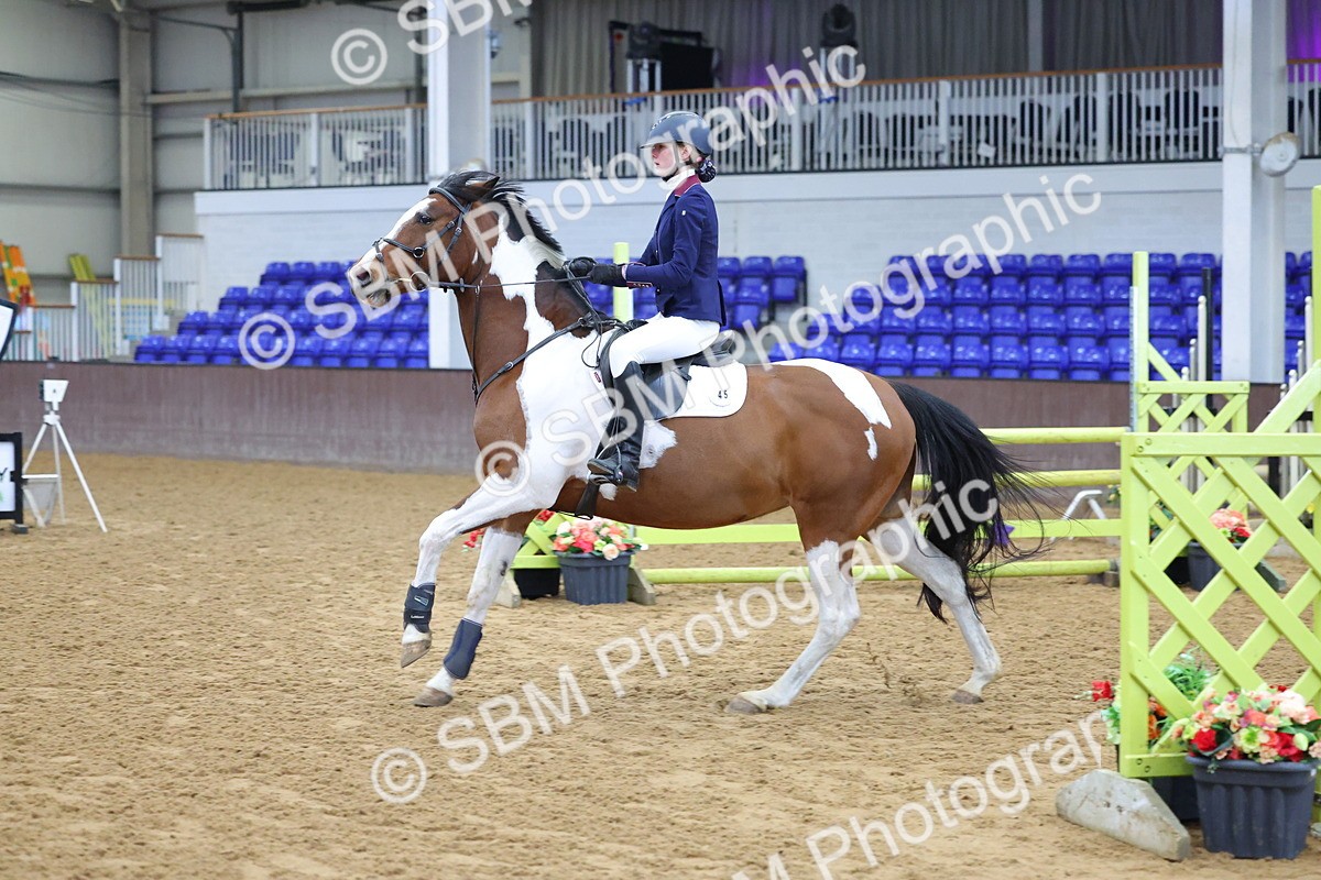 SBM_009543 - Class 20 - Senior British Novice/ 90cm Open - First Round (0.90m)