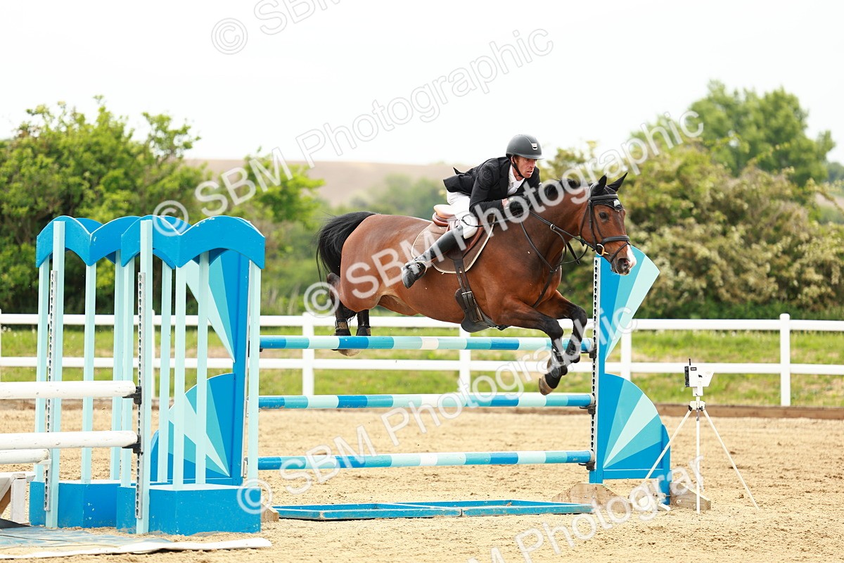 SBM_001152 - Class 5 - Senior Foxhunters - 1.20m
