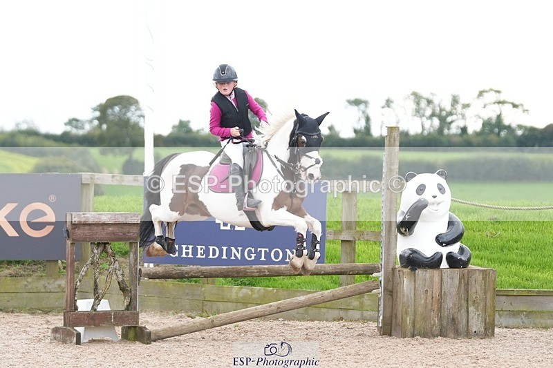 250921-144627-03724 - Cls 20 Pony 80cm Derby