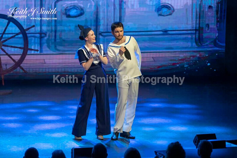 6KJS0238 - Ambition show team