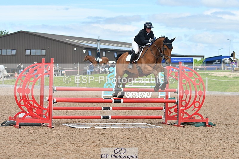 240609A-115409-04802 - Cls 17 Snr 1.05m Open