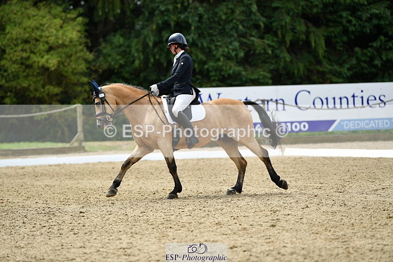 250718A-122819-01459 - 141-Chloe.Dunn-Towerhill.Shamie