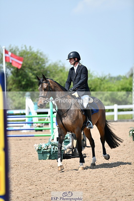 240512A-130758-18582 - Cls 41 Discovery and 1m Open