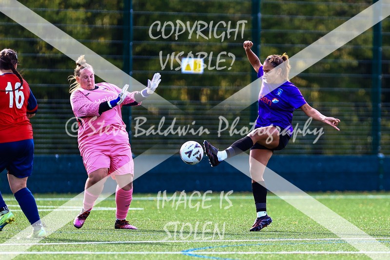 1DX30630 - 2025-10-05 FC Abbey Meads Ladies V Purton  Kingsdown FC Ladies