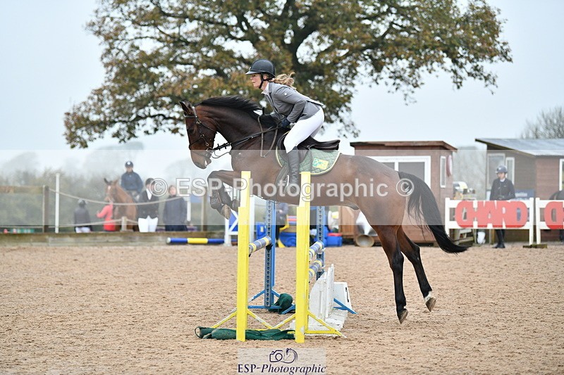 241102A-104319-04091 - SAT Cls 9 British Novice and 90cm Open