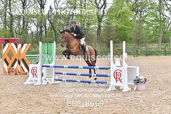 BPP_8659 - CLASS 24 SUN Senior BritiNovice/ 90cm Open