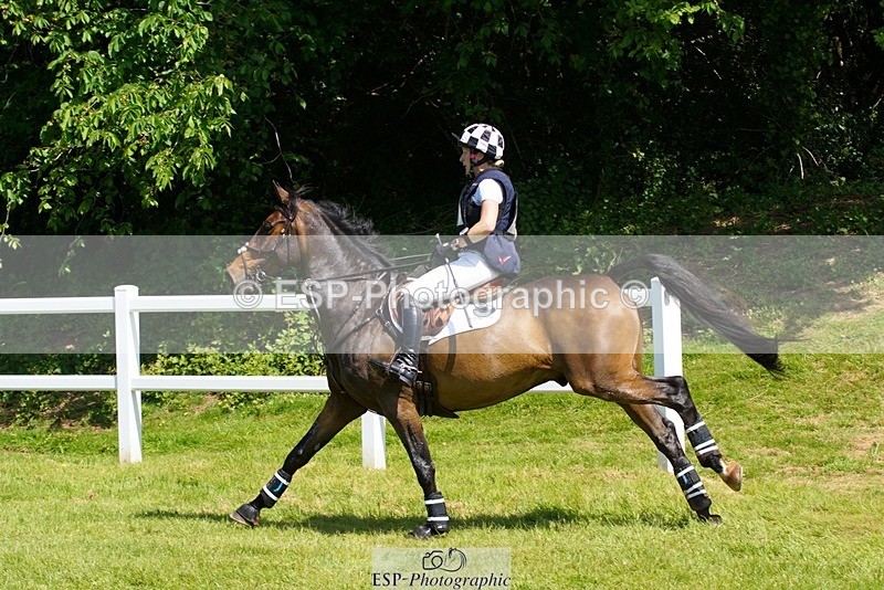 230528-112438-16629 - 407-KING_OF_THE_SWINGERS-Louise_Bradley-XC