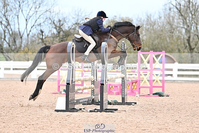241117X-145448-05085 - Cls 19-20-21 Children on horses
