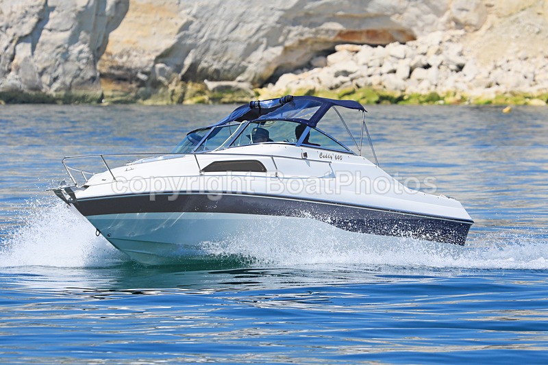 170618 CUDDY 640 1Y3A4906 - Motorboats - Open