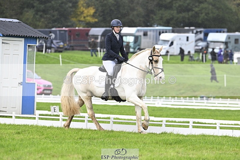 251023A-134134-04136 - D-324-Clare.Pascoe