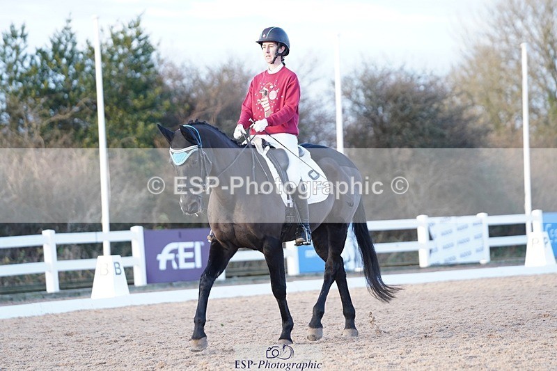 241214-154510-02235 - 131-Alys.Matravers-DARGASONS.MOON.SHADOW