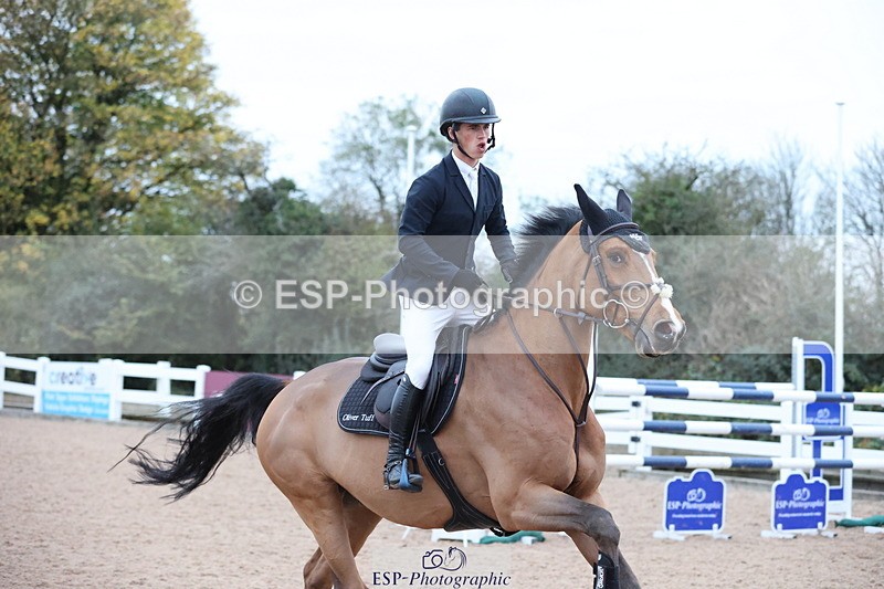 241101A-161650-03266 - FRI Cls 8 National 1.30m