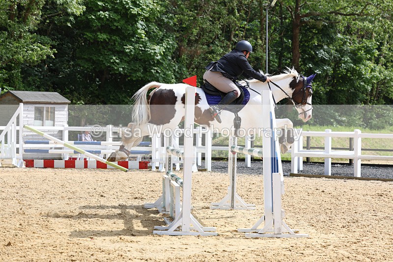 3E7A1136 - Class 13: Senior Newcomers/1.10m open