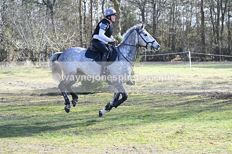 WJ7_9996 - Time 10:13 to 10:38 Times at the Fence