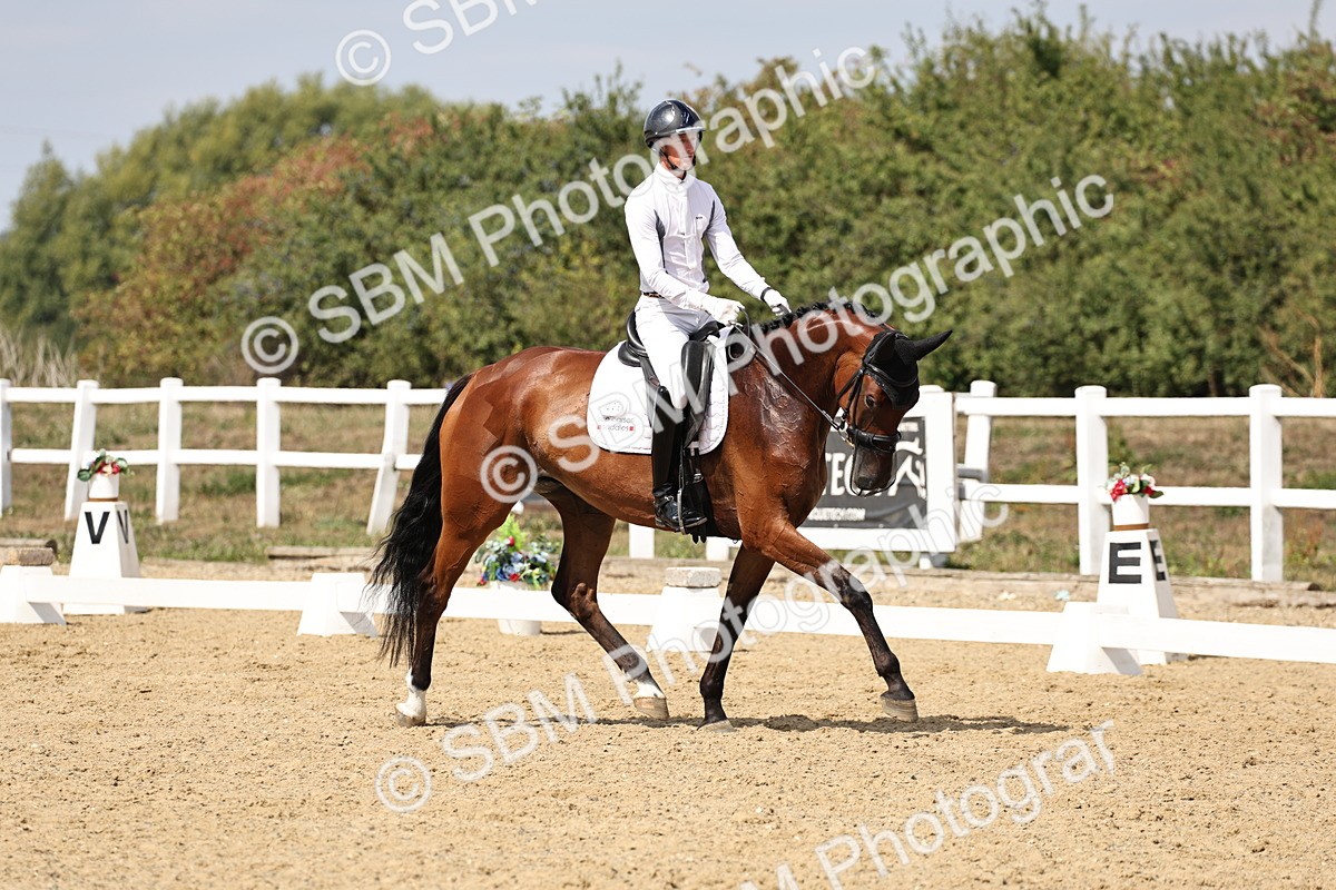 SBM_018774 - Class 16 - Novice 5 - 12.08-13.11