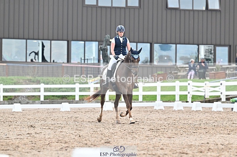 250907-134816-08578 - 006-Verity.PerryVogue