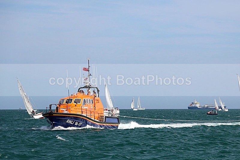 150627 RNLI 16-17 WT7A1347_S - ROUND THE ISLAND RACE - SATURDAY 27th JUNE 2015