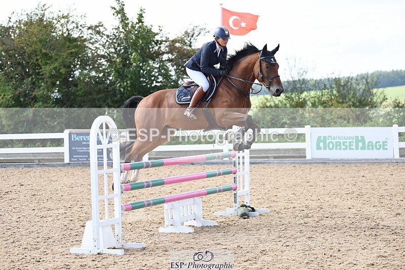 230915A-134924-00593 - Cls 11 Snr Discovery & 1m Open