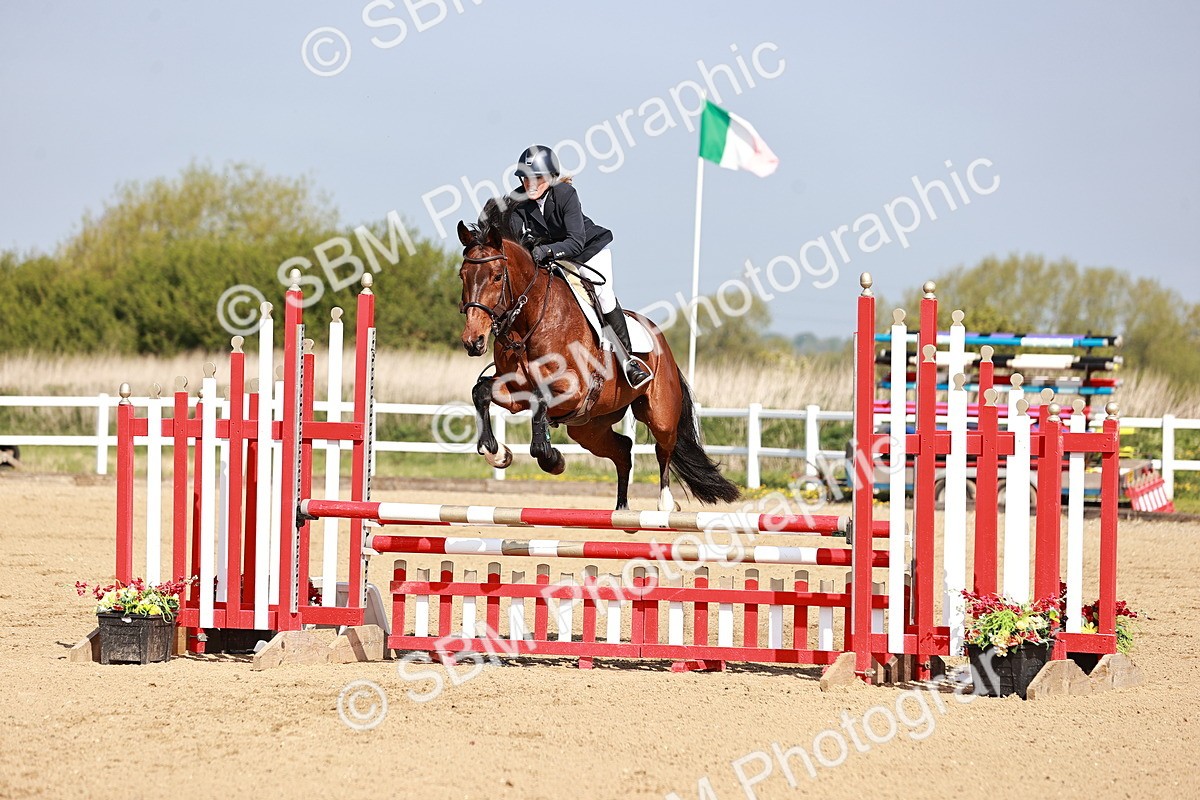  - Class 21 - Senior British Novice - 90cm