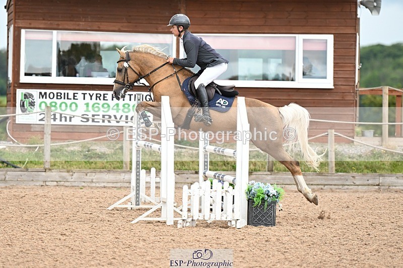 250607-120737-01000 - Cls 10 Pony Newcomers and 1m