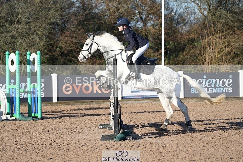 251130-104438-00972 - Cls 4 Pony Brit Nov & 80cm Open