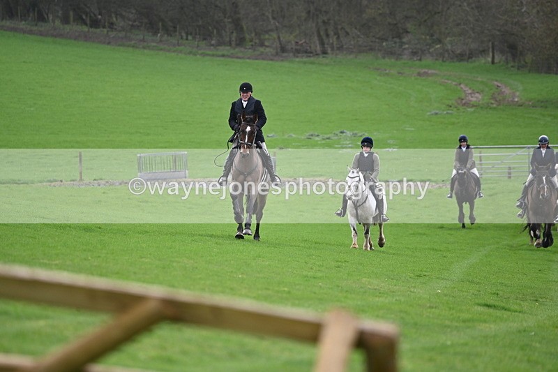 WJ6_9099 - Line Three