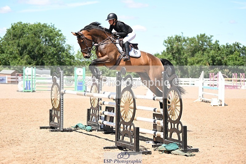 250709-132457-00841 - Cls 4 Snr Newcomers & Snr 1.10m